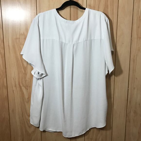 Torrid Harper Silky White V-Neck Short Sleeve Top 4X - Picture 2 of 5